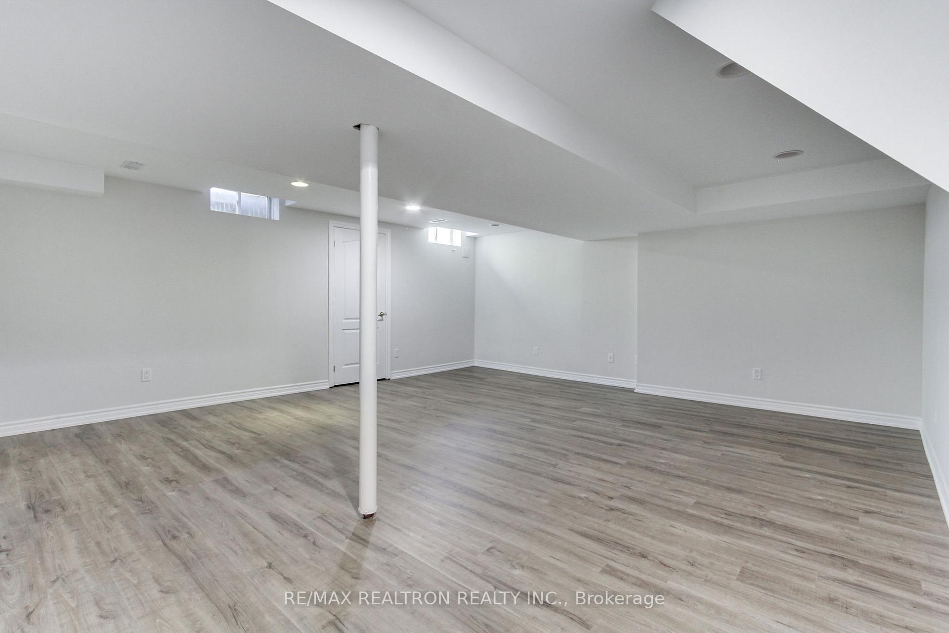 Photo 38 of 119 Watkins Glen Crescent, Aurora, Bayview Wellington — HOMEH