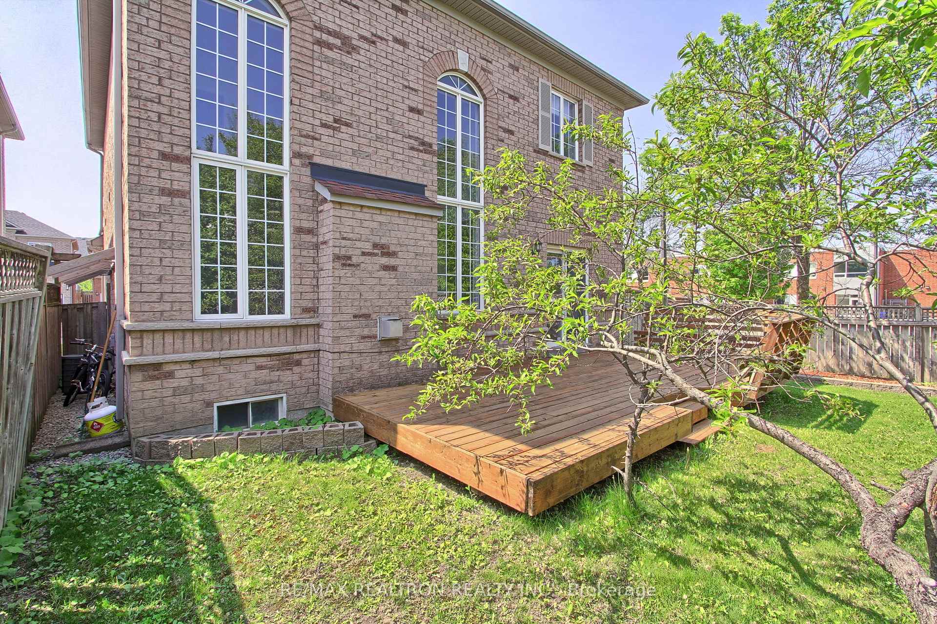 Photo 44 of 119 Watkins Glen Crescent, Aurora, Bayview Wellington — HOMEH