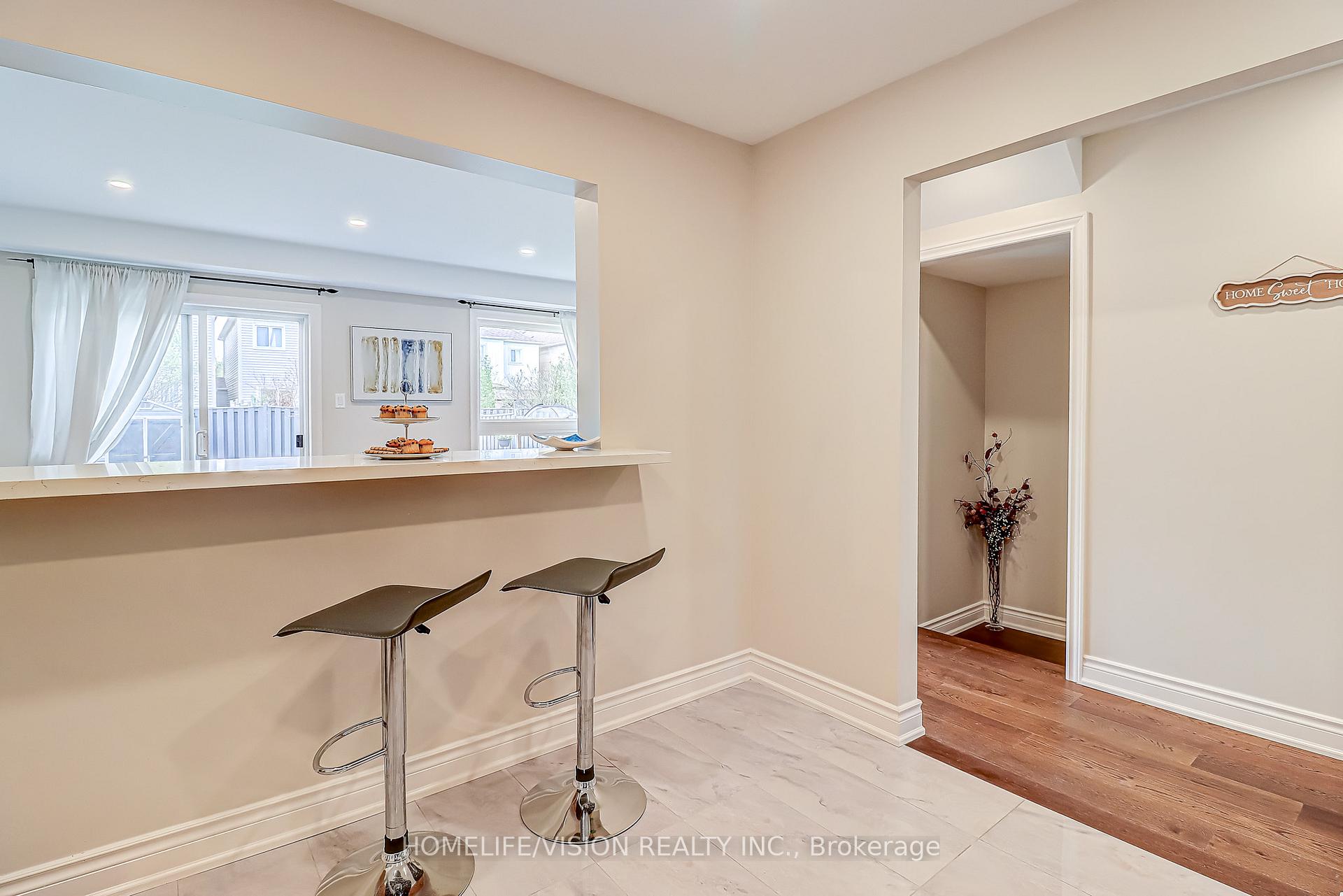 Photo 8 of 28 Longueuil Place, Whitby, Pringle Creek — HOMEH