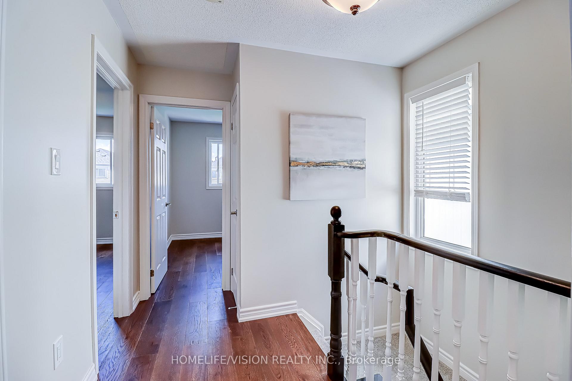 Photo 10 of 28 Longueuil Place, Whitby, Pringle Creek — HOMEH