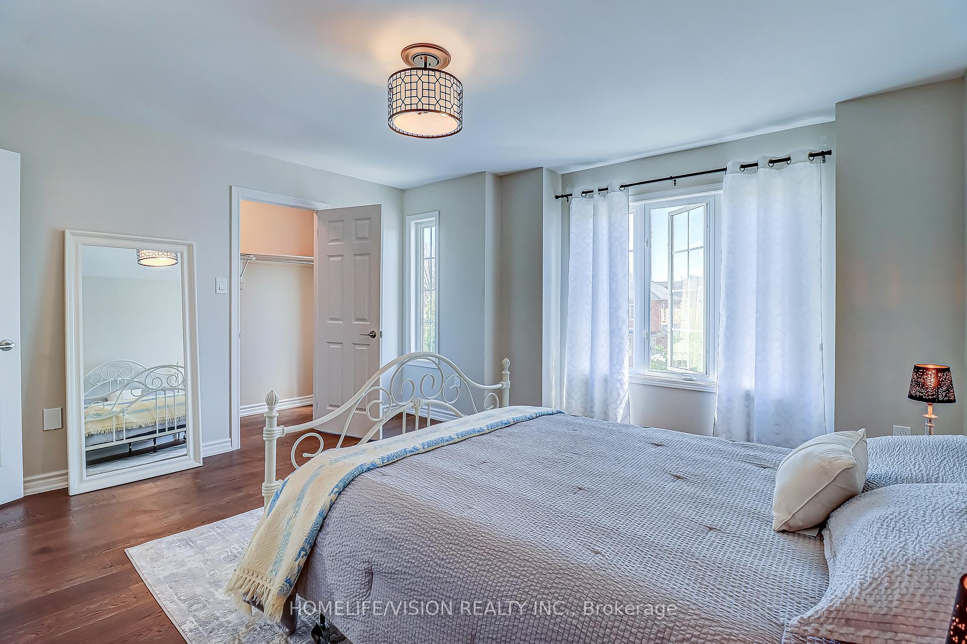 Photo 12 of 28 Longueuil Place, Whitby, Pringle Creek — HOMEH