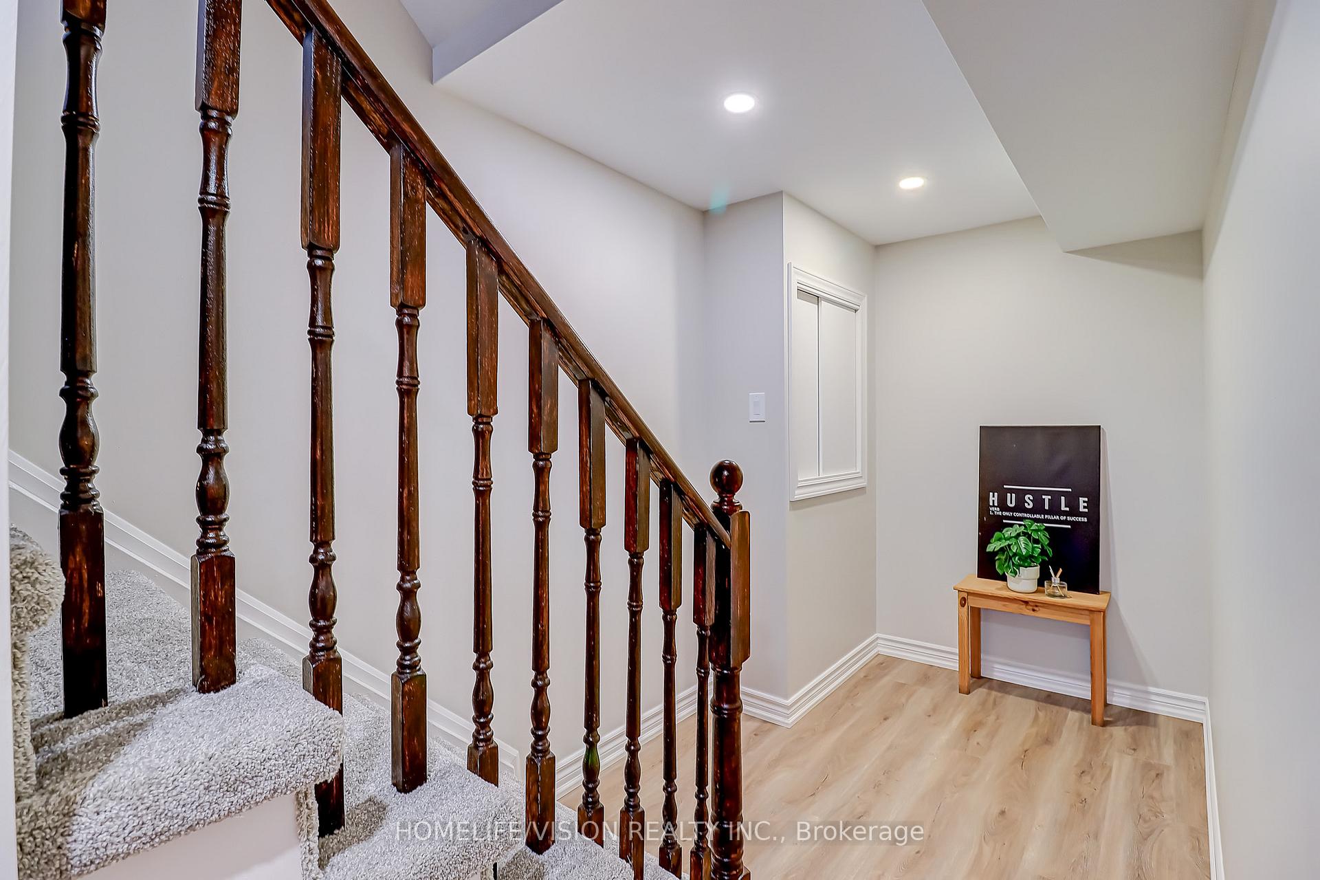 Photo 17 of 28 Longueuil Place, Whitby, Pringle Creek — HOMEH
