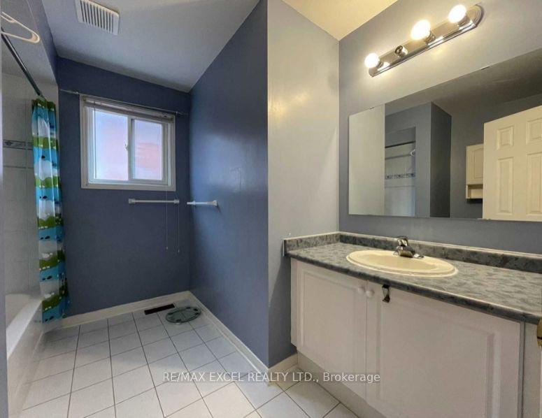 Photo 2 of 167 Foxfield Crescent, Vaughan, Patterson — HOMEH