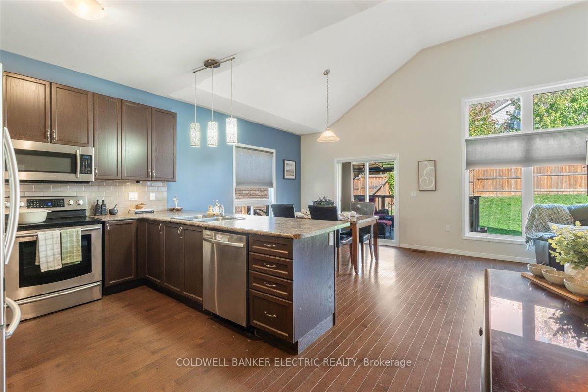 Photo 4 of 432 Florence Drive, Peterborough, Monaghan Ward 2 — HOMEH