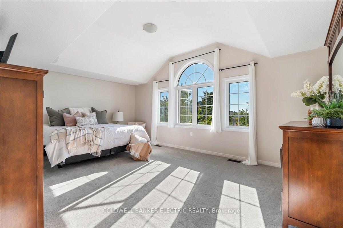 Photo 14 of 432 Florence Drive, Peterborough, Monaghan Ward 2 — HOMEH
