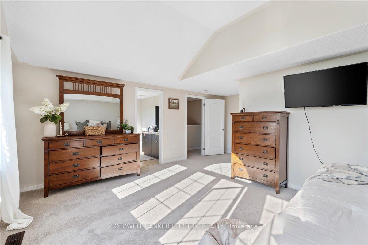 Photo 15 of 432 Florence Drive, Peterborough, Monaghan Ward 2 — HOMEH
