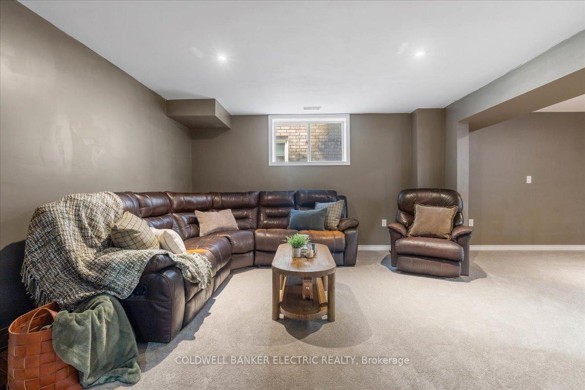 Photo 26 of 432 Florence Drive, Peterborough, Monaghan Ward 2 — HOMEH