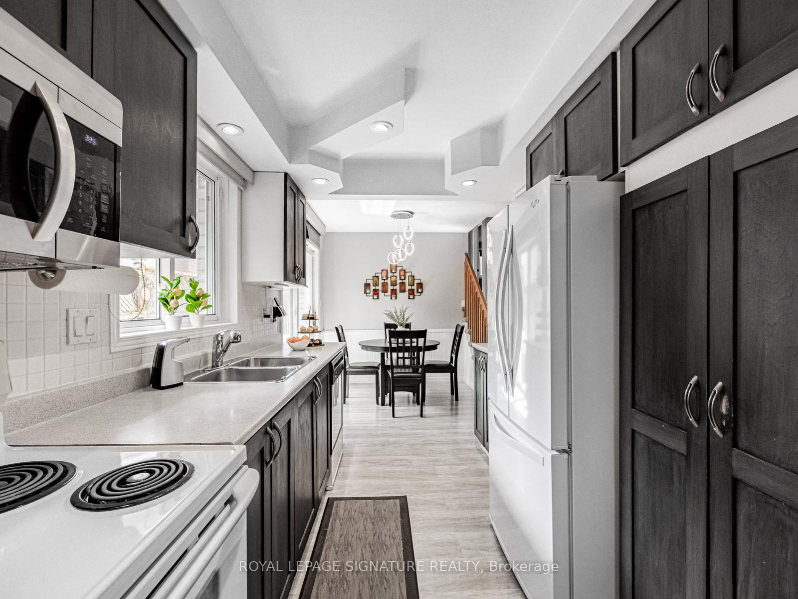 Photo 6 of 87 Hialeah Crescent, Whitby, Blue Grass Meadows — HOMEH