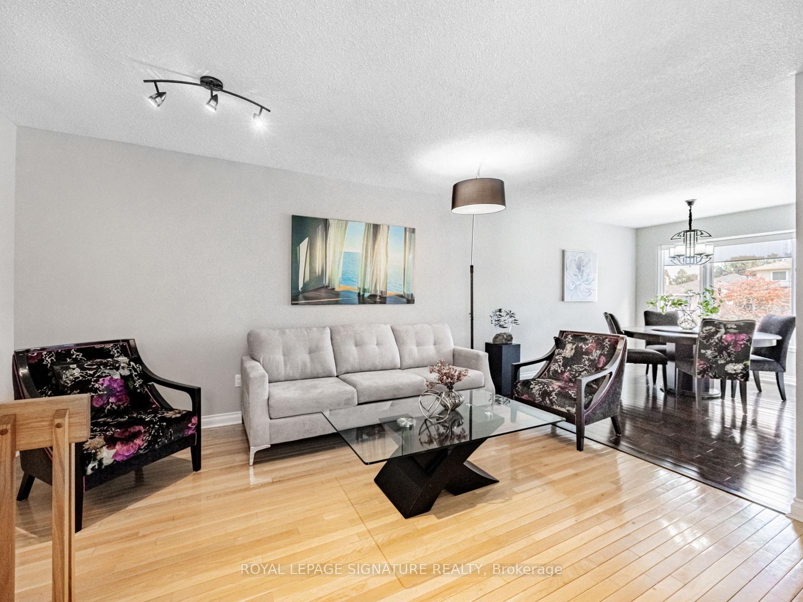 Photo 11 of 87 Hialeah Crescent, Whitby, Blue Grass Meadows — HOMEH