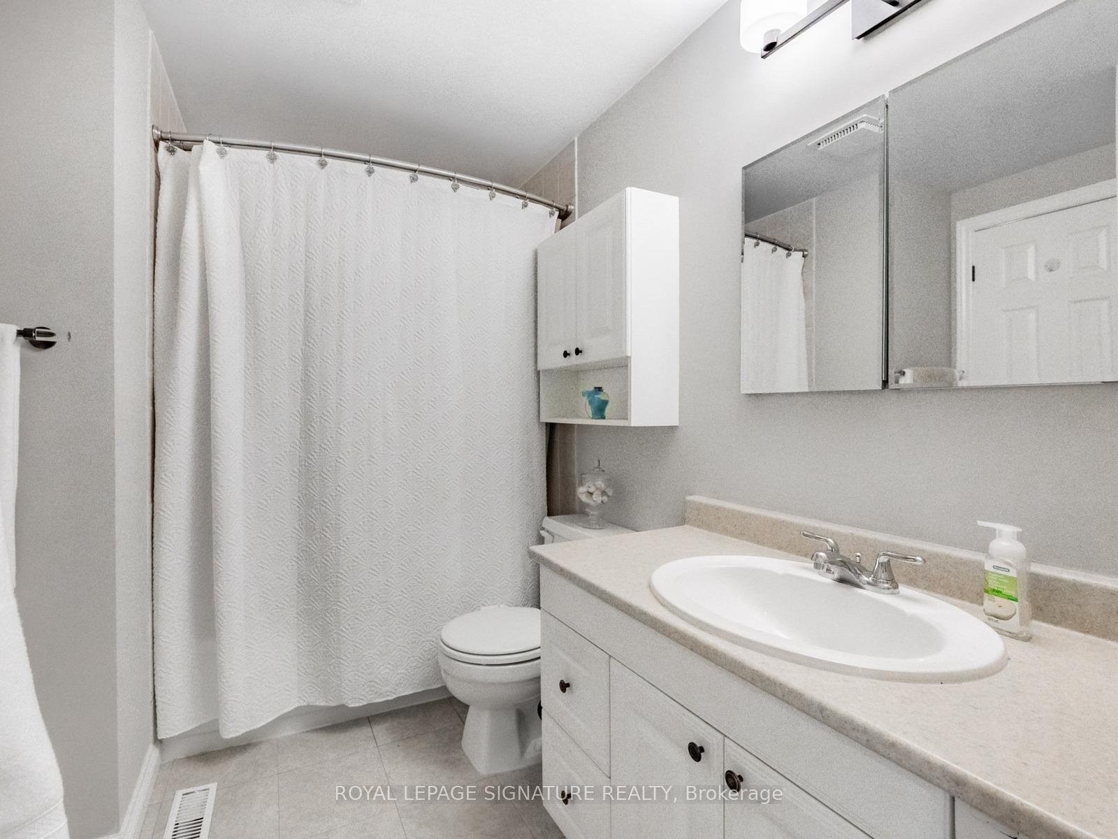 Photo 12 of 87 Hialeah Crescent, Whitby, Blue Grass Meadows — HOMEH