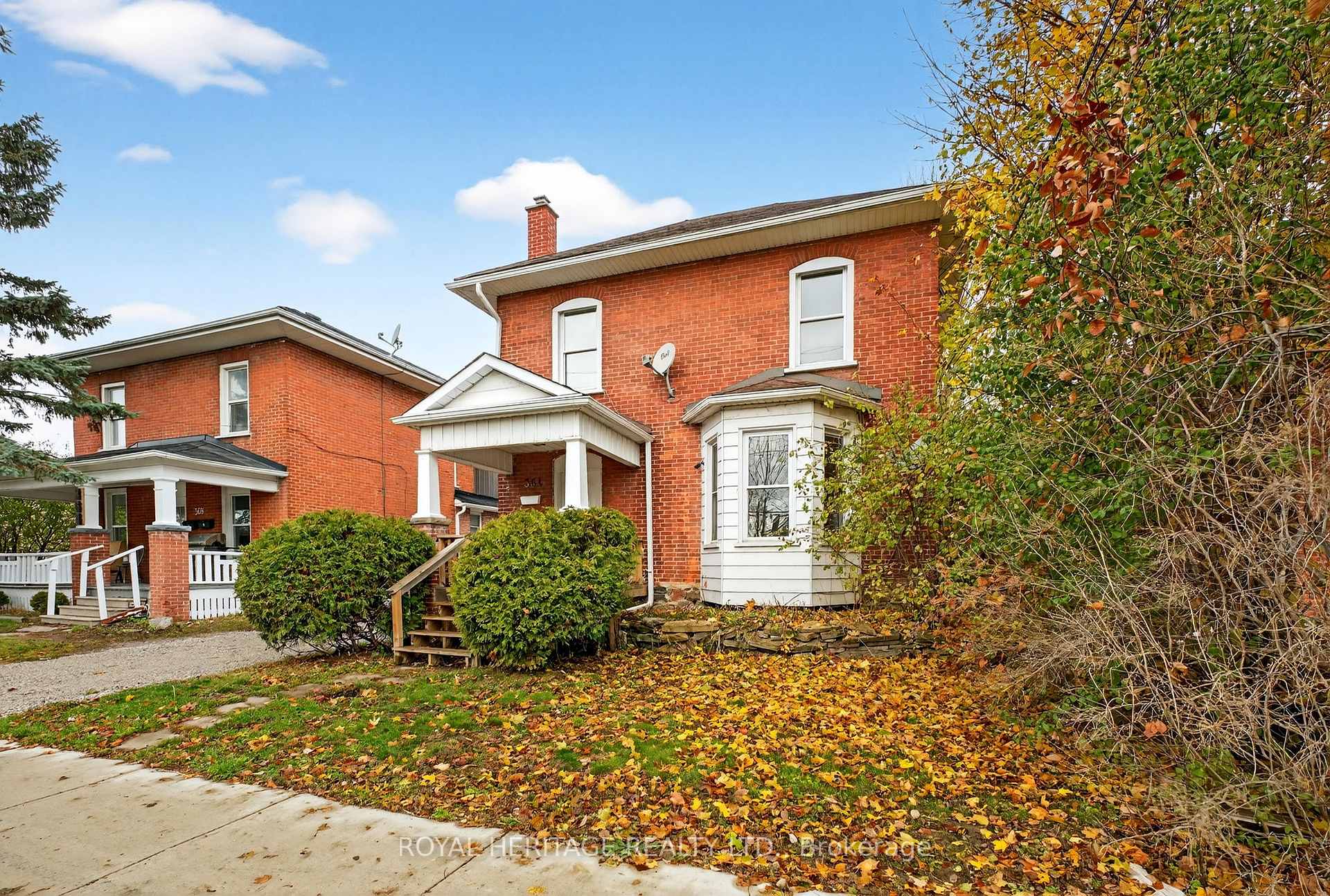 Photo 3 of 364 Parkhill Road W, Peterborough, Northcrest Ward 5 — HOMEH
