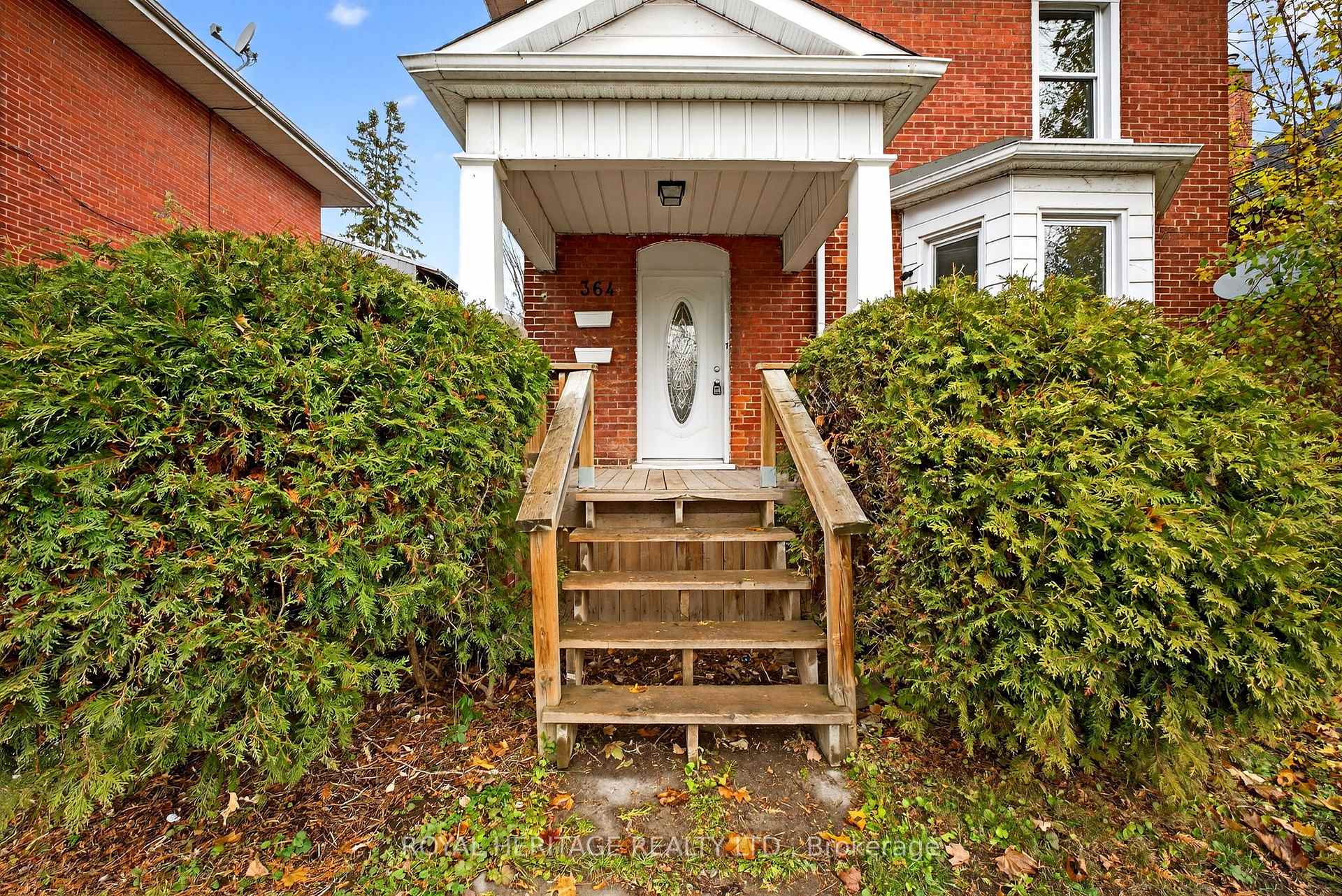 Photo 4 of 364 Parkhill Road W, Peterborough, Northcrest Ward 5 — HOMEH