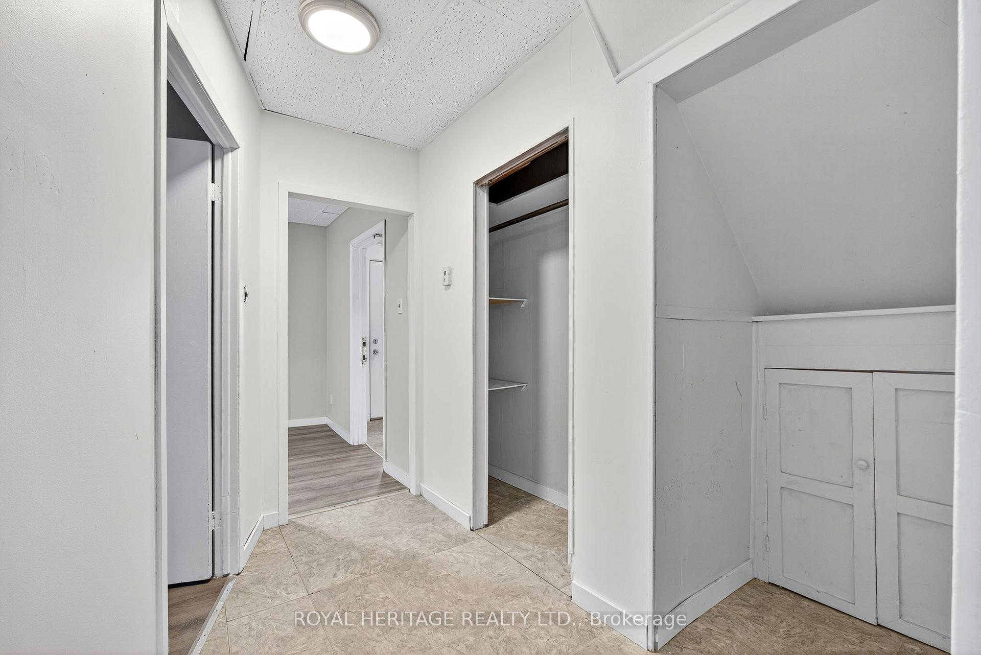 Photo 14 of 364 Parkhill Road W, Peterborough, Northcrest Ward 5 — HOMEH