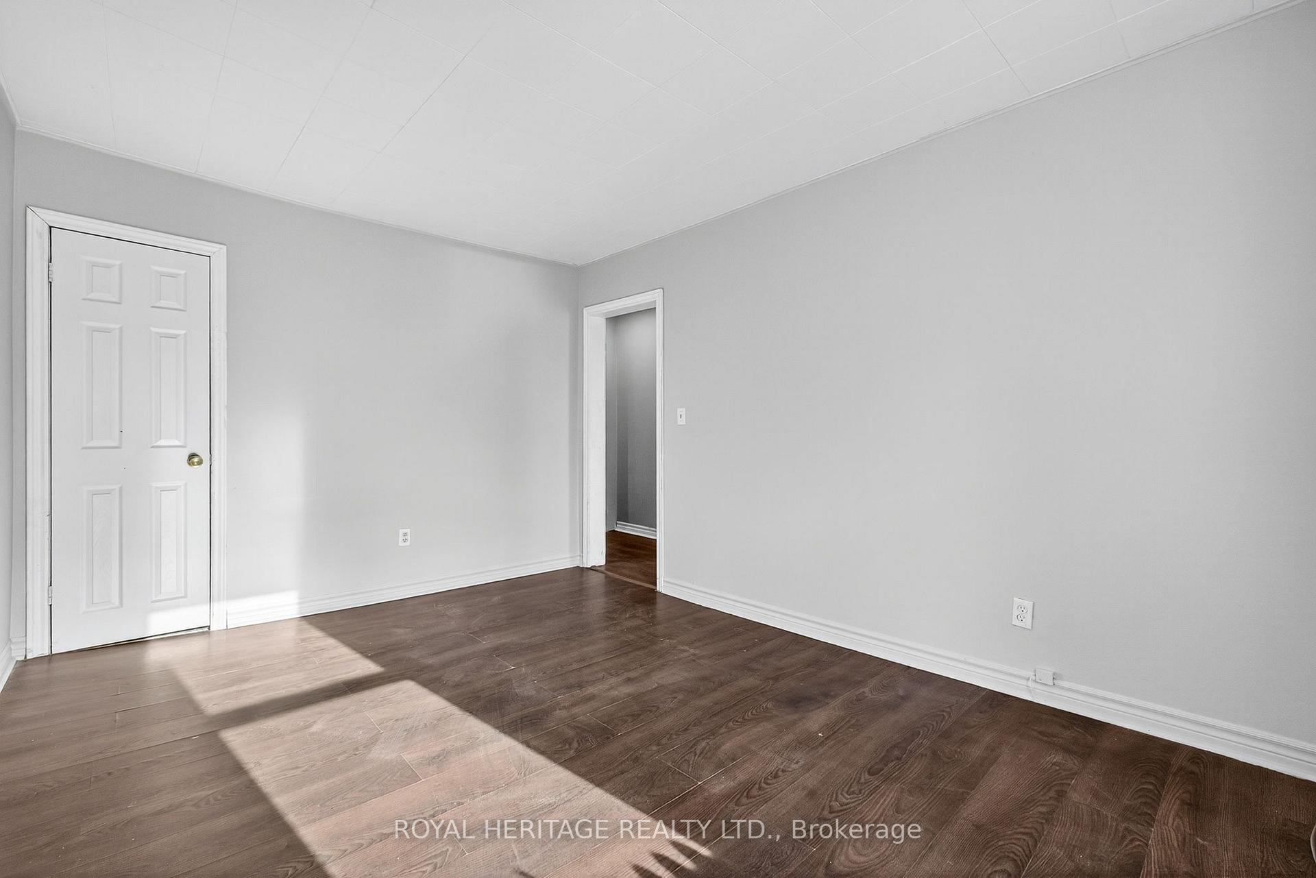 Photo 25 of 364 Parkhill Road W, Peterborough, Northcrest Ward 5 — HOMEH