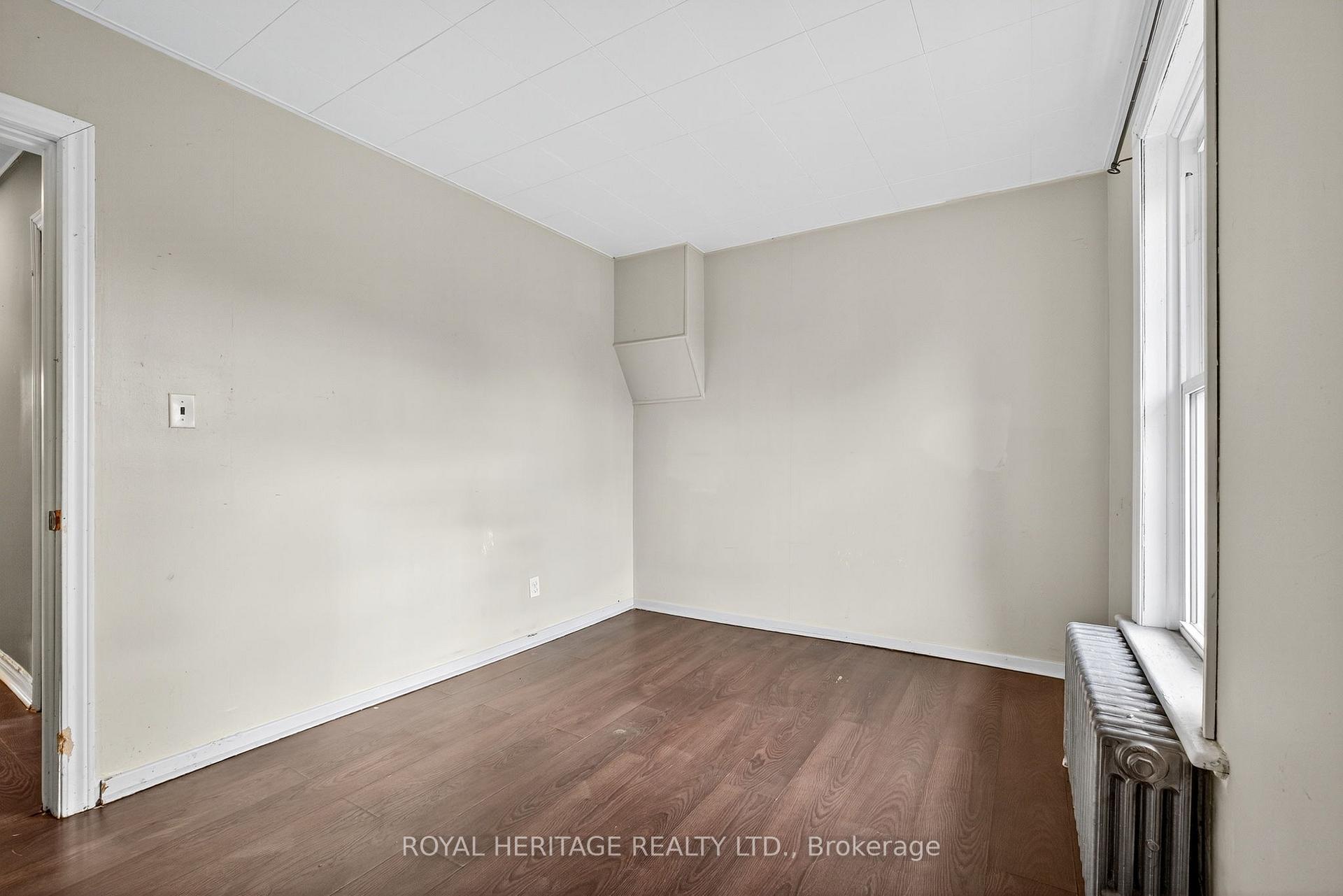Photo 27 of 364 Parkhill Road W, Peterborough, Northcrest Ward 5 — HOMEH