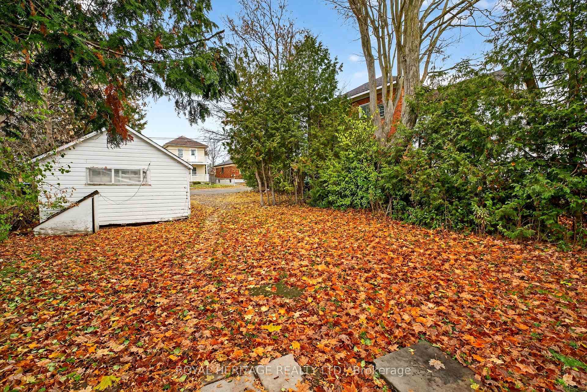 Photo 38 of 364 Parkhill Road W, Peterborough, Northcrest Ward 5 — HOMEH