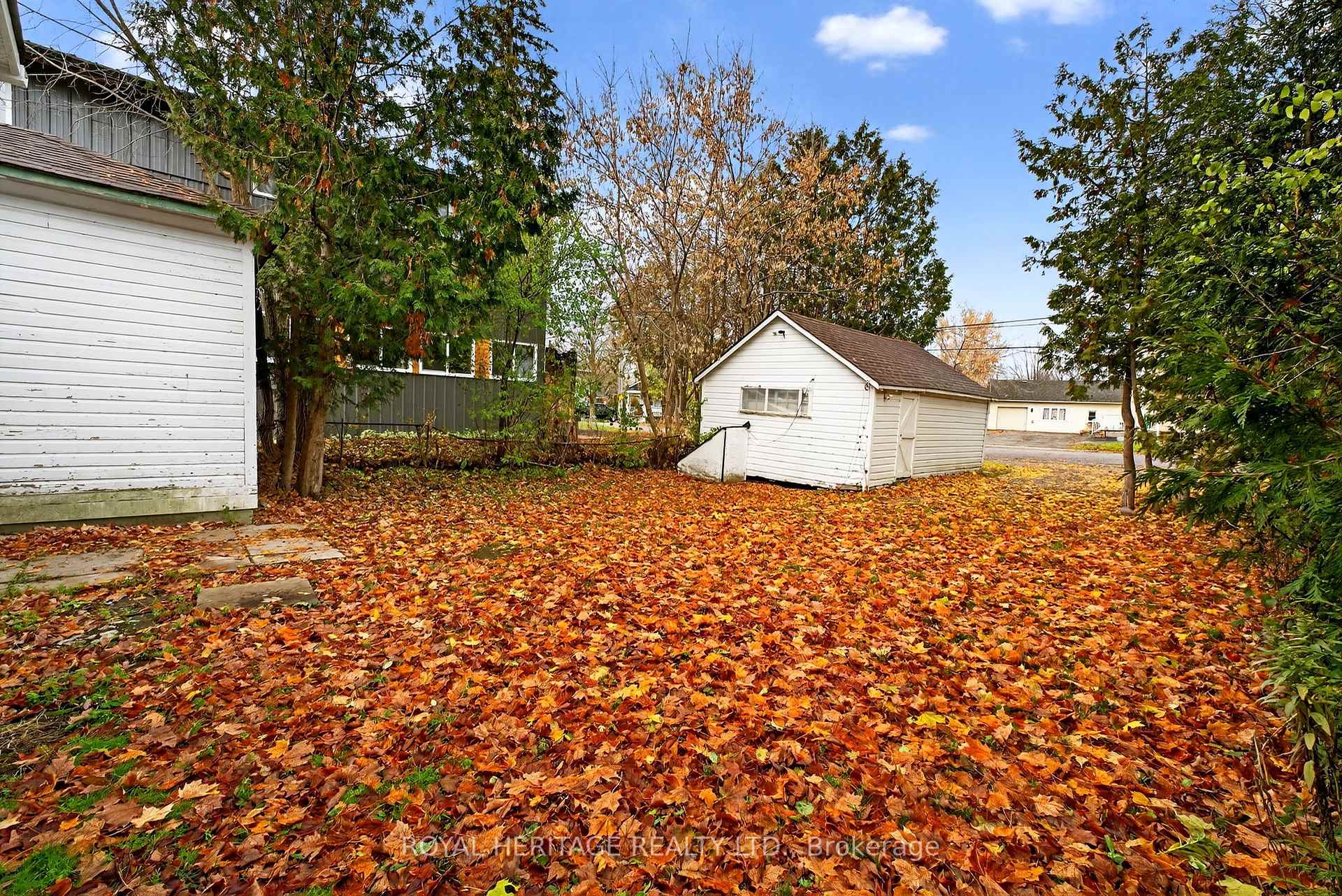 Photo 39 of 364 Parkhill Road W, Peterborough, Northcrest Ward 5 — HOMEH