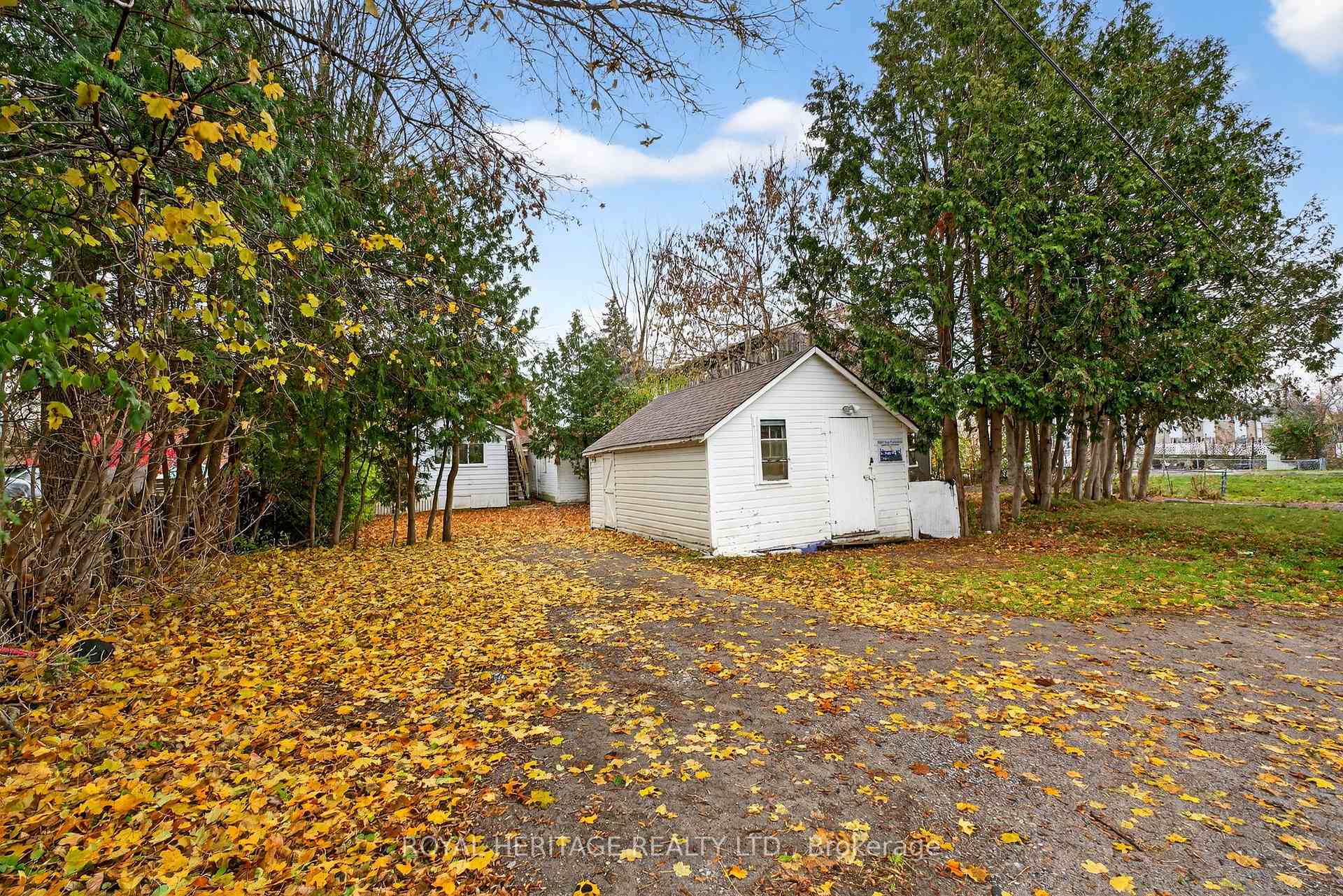 Photo 41 of 364 Parkhill Road W, Peterborough, Northcrest Ward 5 — HOMEH