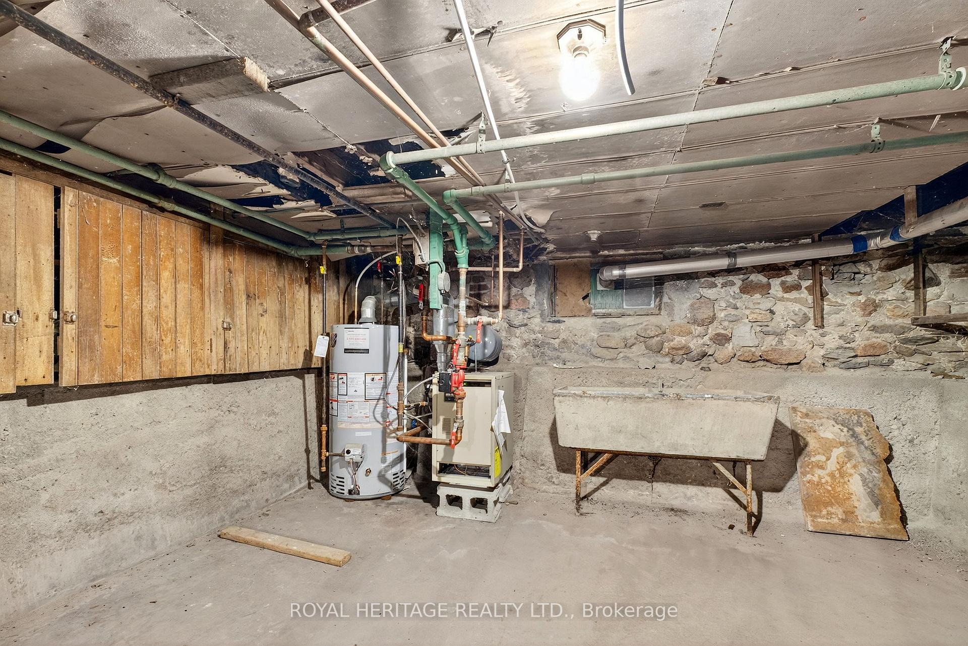 Photo 44 of 364 Parkhill Road W, Peterborough, Northcrest Ward 5 — HOMEH