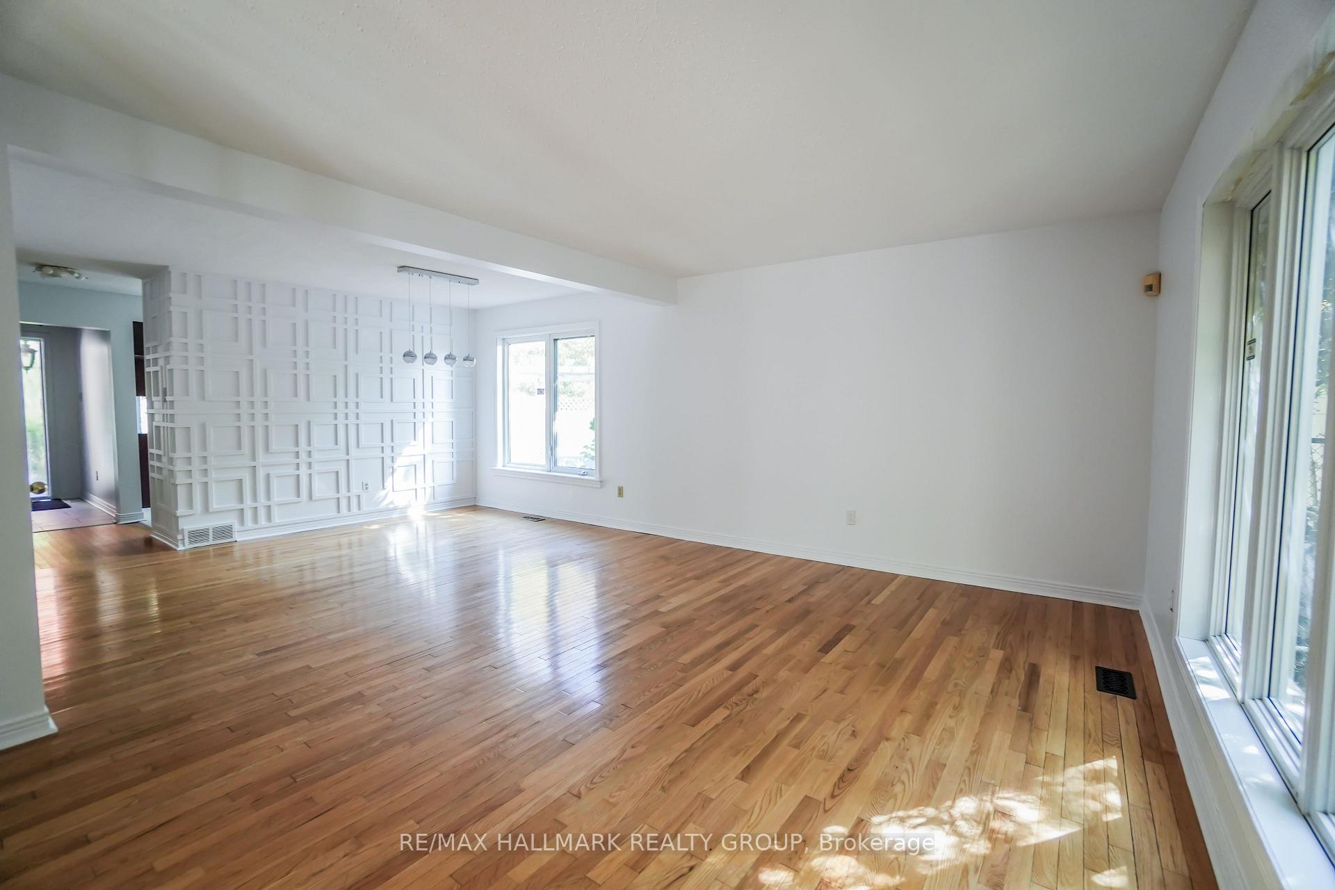 Photo 9 of 1020 Grenon Avenue, Ottawa, Fairfield Heights — HOMEH