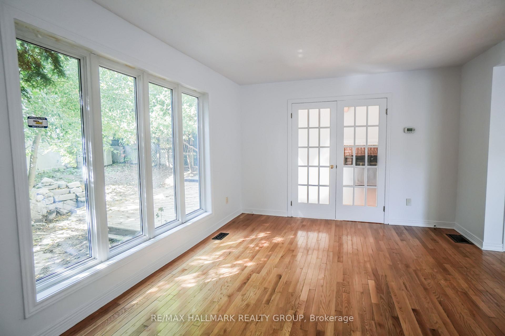 Photo 5 of 1020 Grenon Avenue, Ottawa, Fairfield Heights — HOMEH