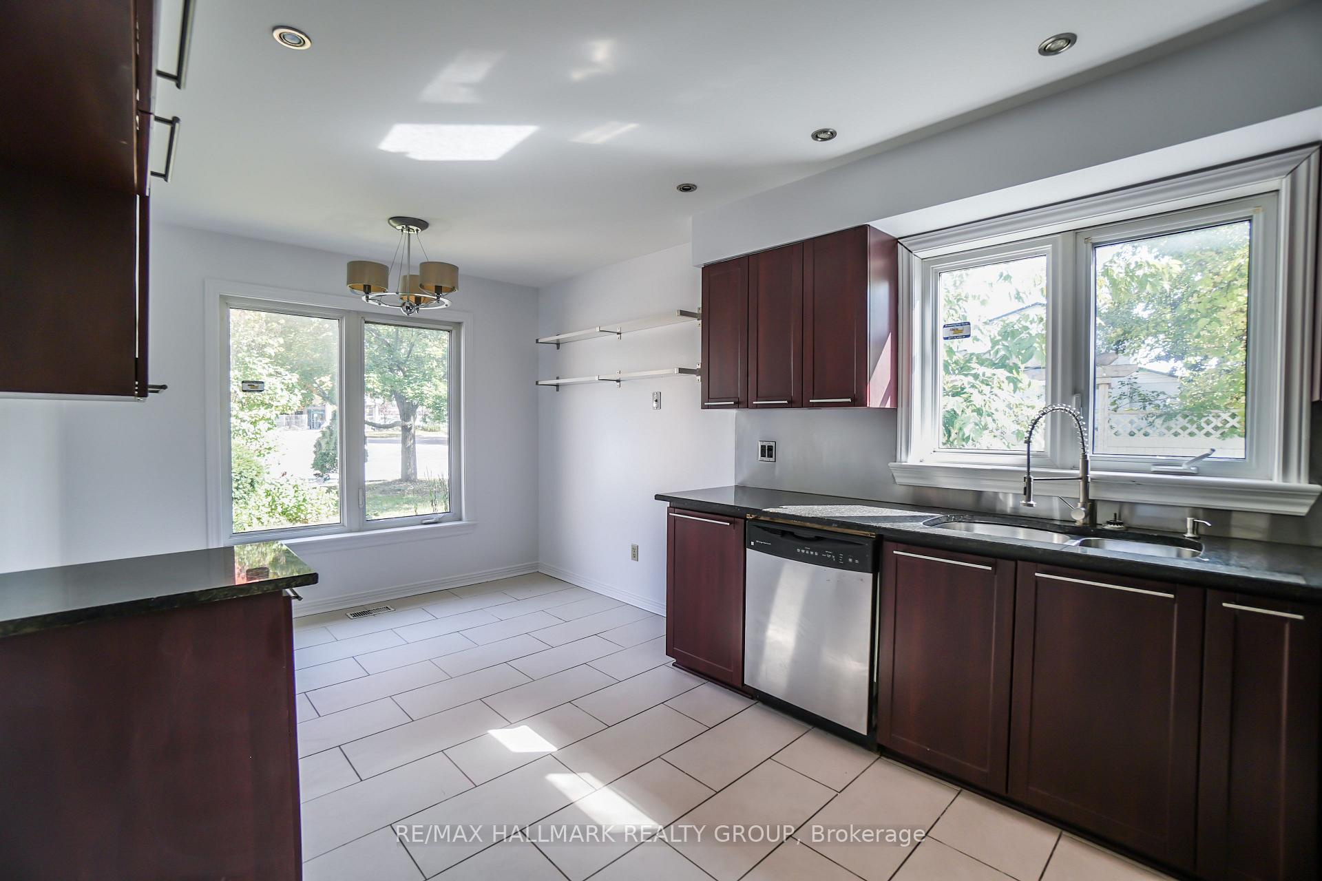 Photo 15 of 1020 Grenon Avenue, Ottawa, Fairfield Heights — HOMEH