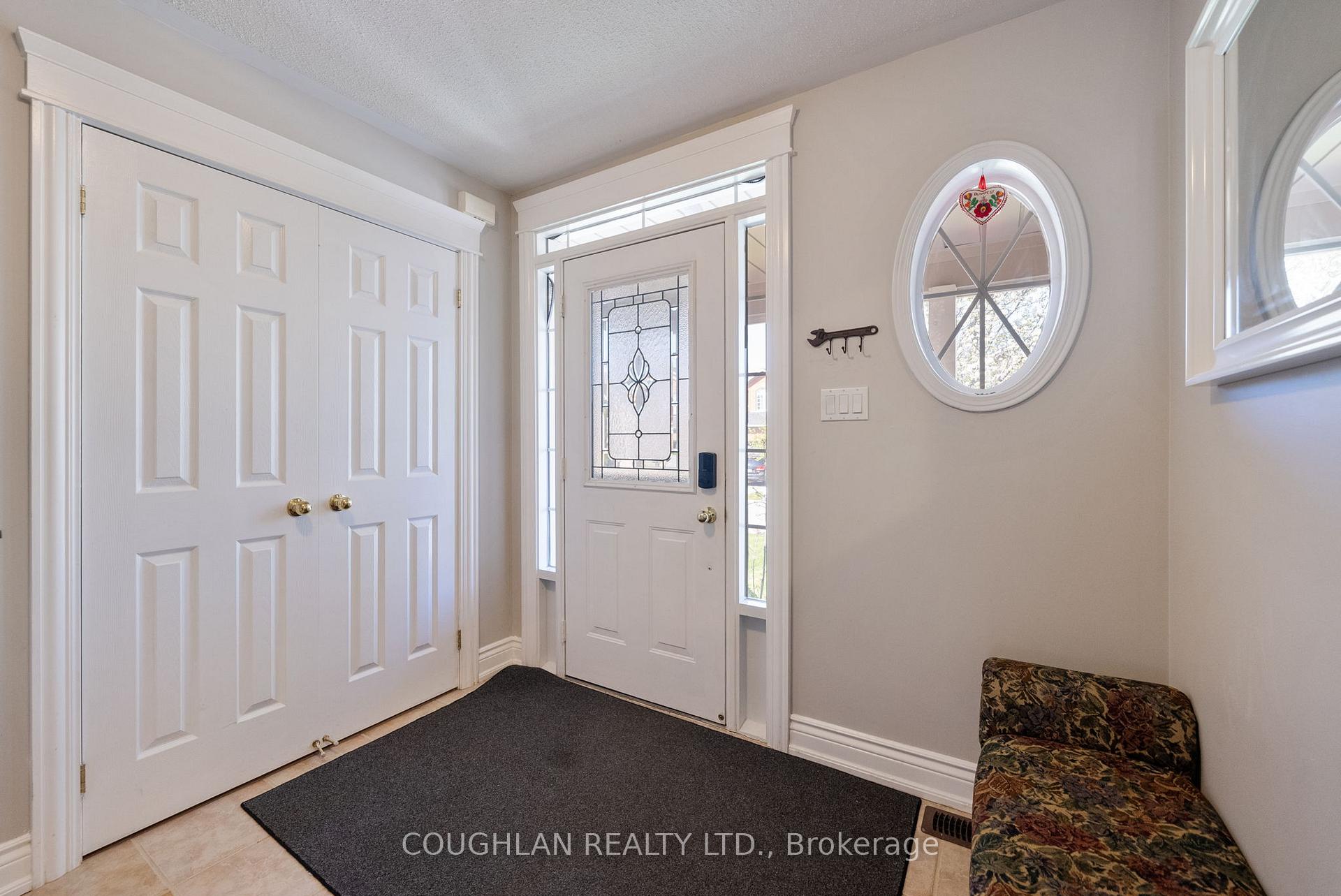 Photo 6 of 17 Fitzpatrick Court, Whitby, Brooklin — HOMEH