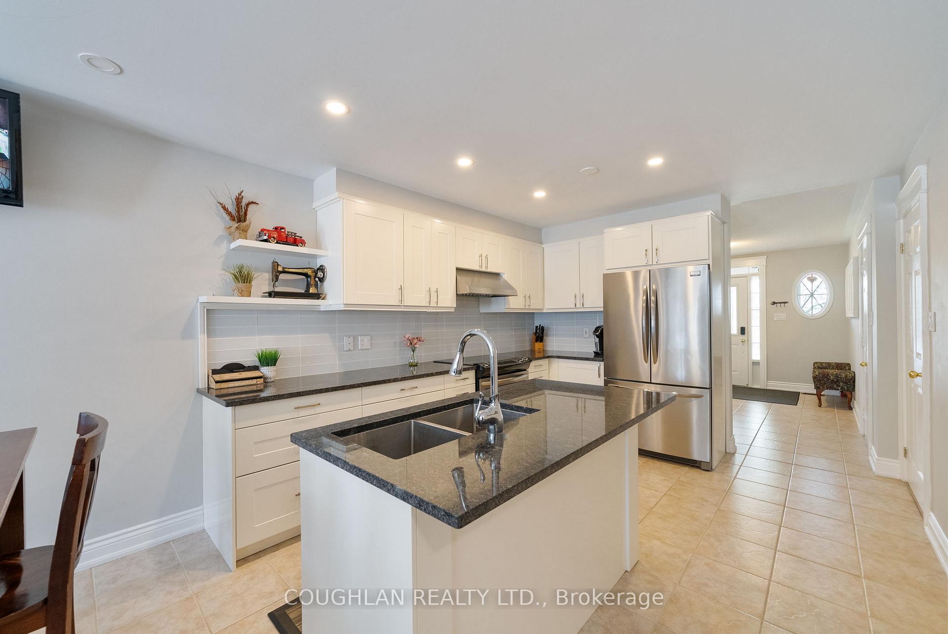 Photo 8 of 17 Fitzpatrick Court, Whitby, Brooklin — HOMEH