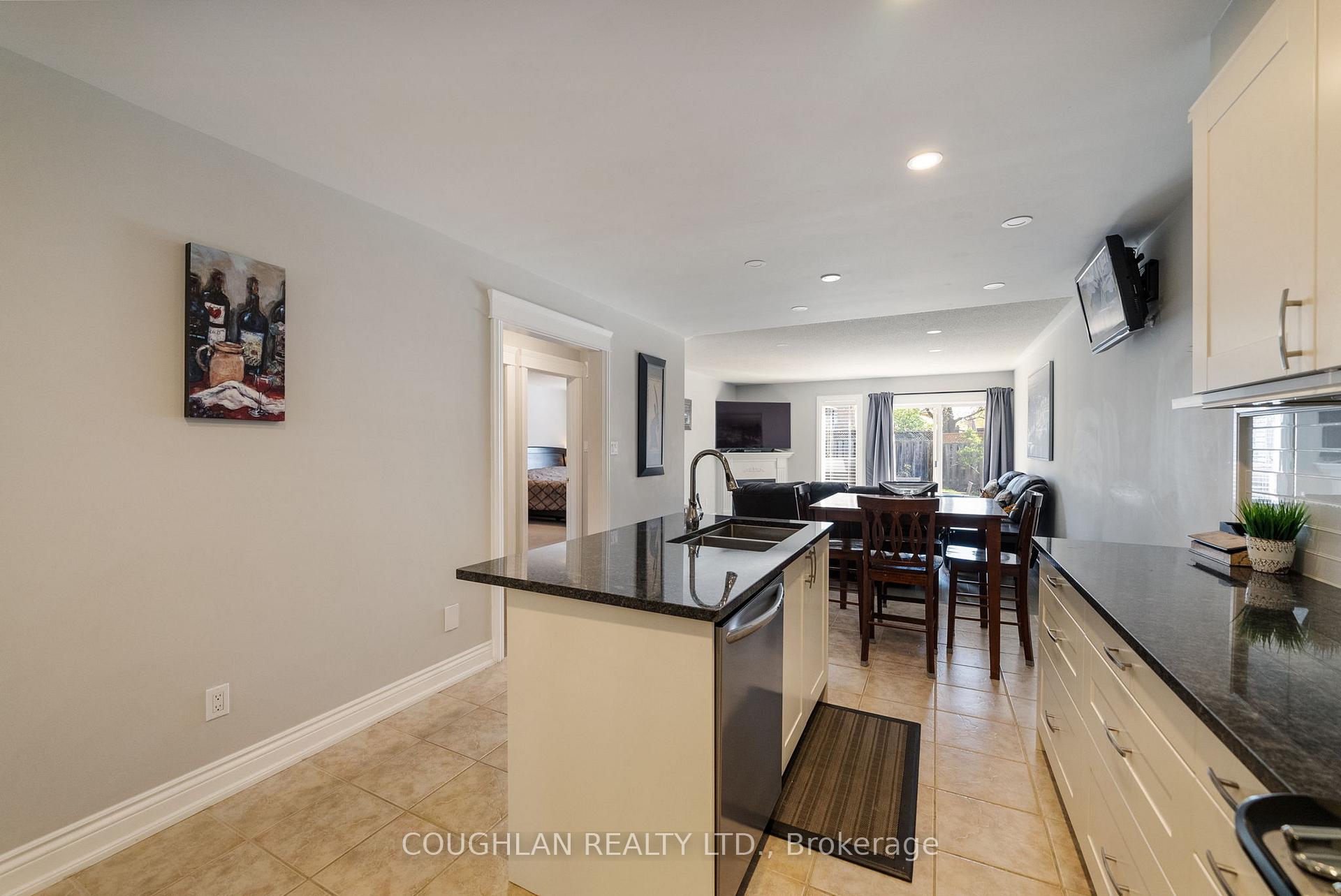 Photo 9 of 17 Fitzpatrick Court, Whitby, Brooklin — HOMEH