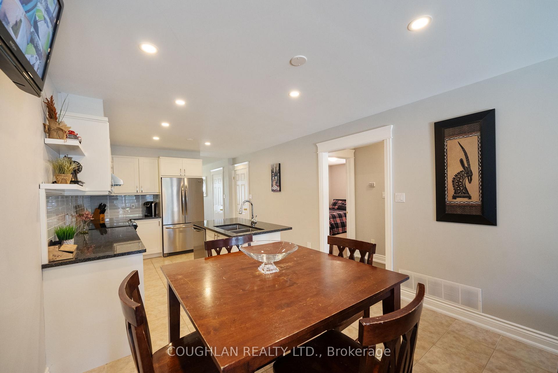Photo 11 of 17 Fitzpatrick Court, Whitby, Brooklin — HOMEH