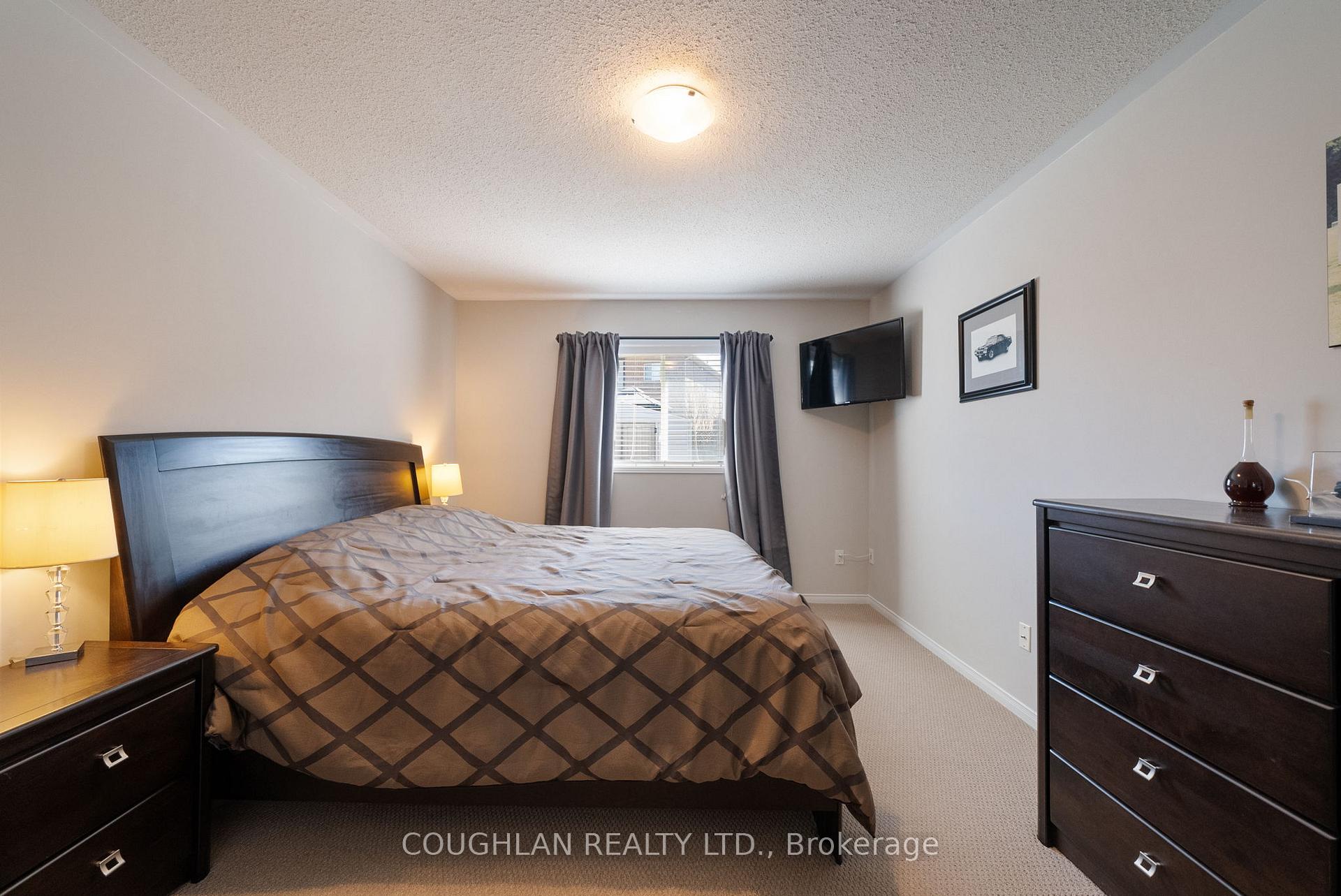 Photo 15 of 17 Fitzpatrick Court, Whitby, Brooklin — HOMEH