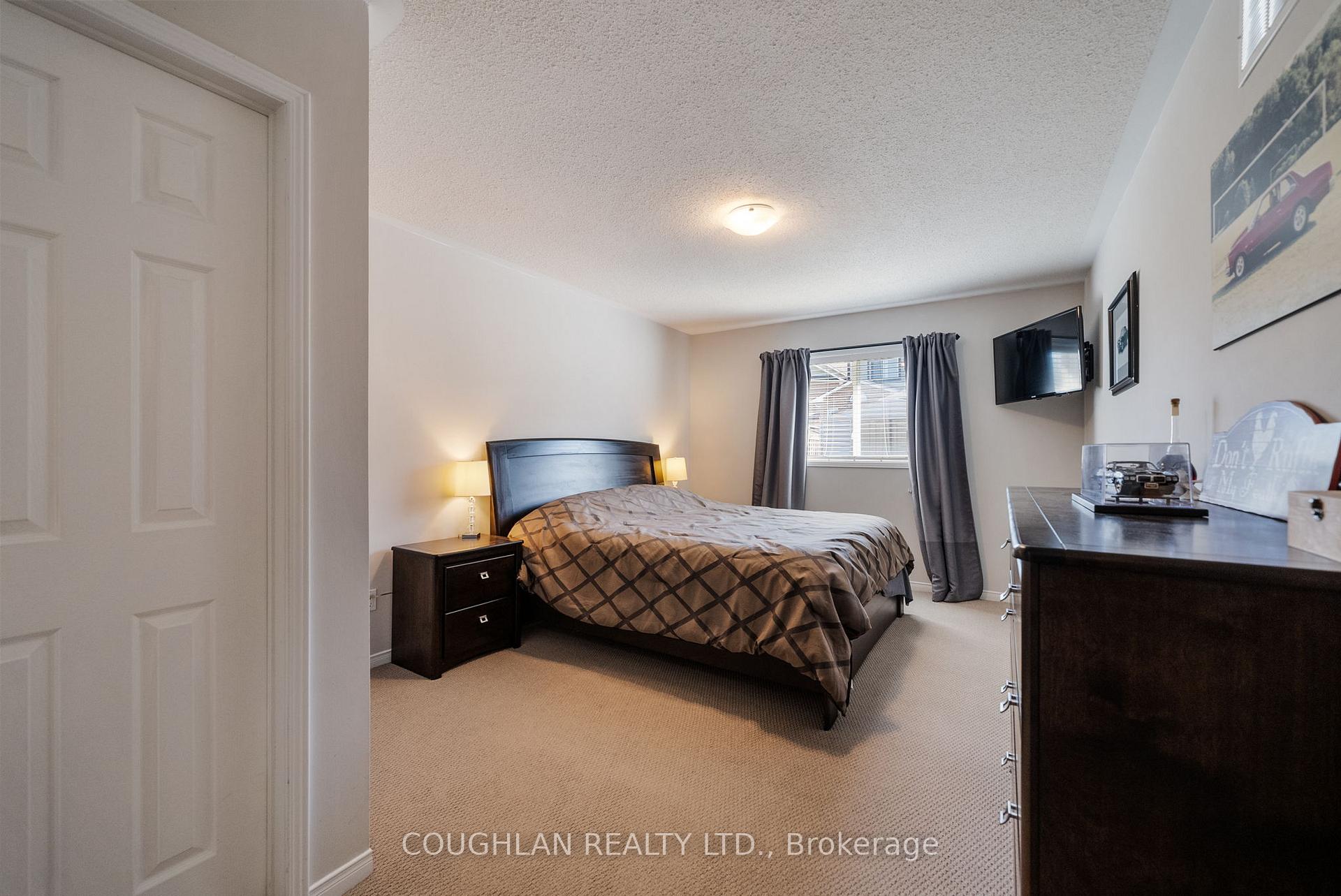 Photo 16 of 17 Fitzpatrick Court, Whitby, Brooklin — HOMEH