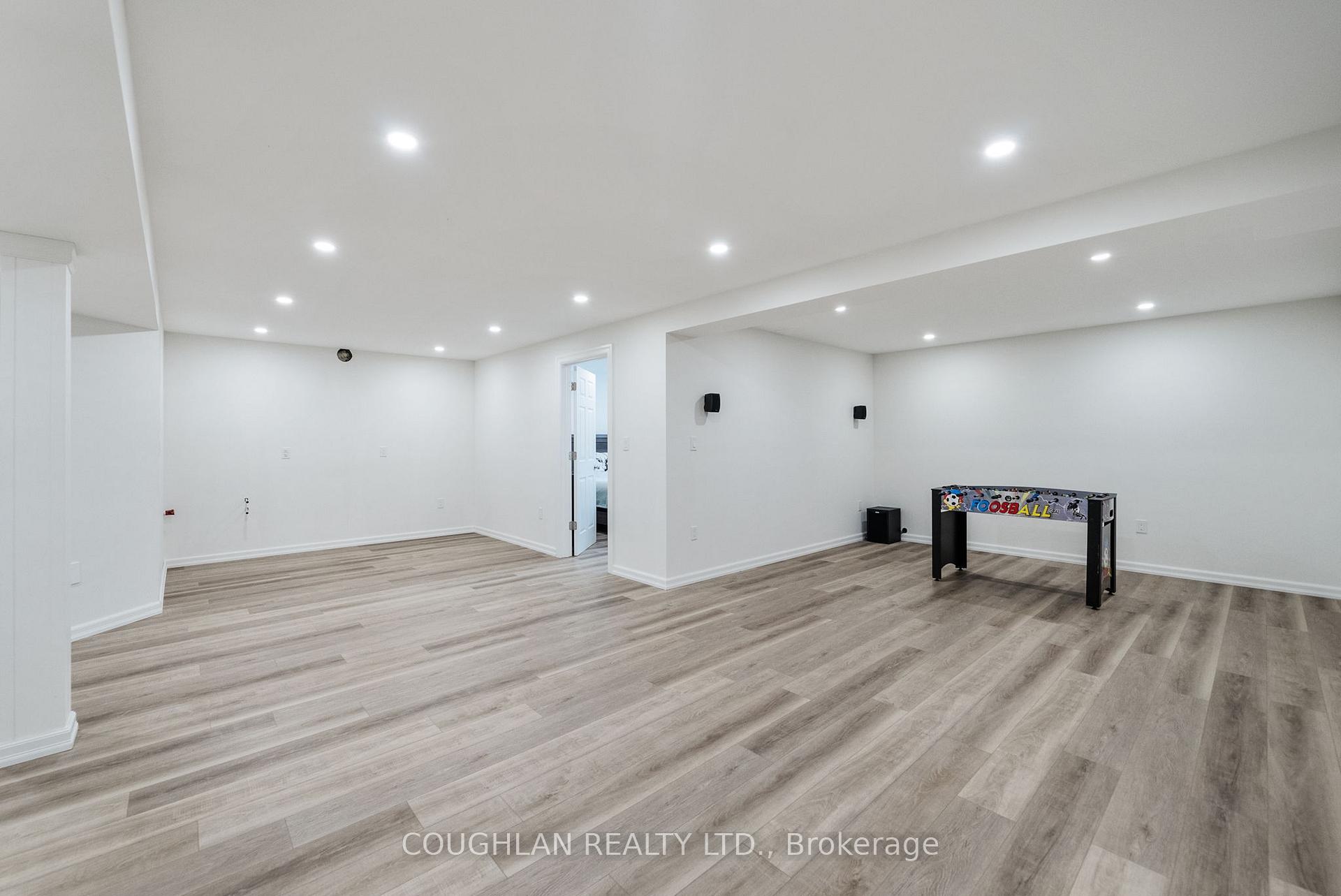 Photo 24 of 17 Fitzpatrick Court, Whitby, Brooklin — HOMEH