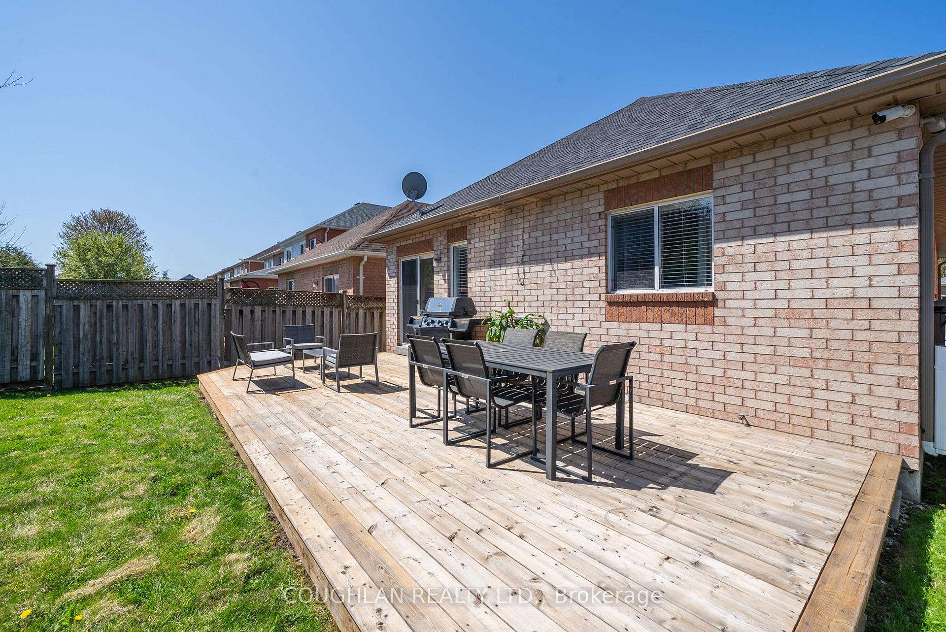 Photo 38 of 17 Fitzpatrick Court, Whitby, Brooklin — HOMEH