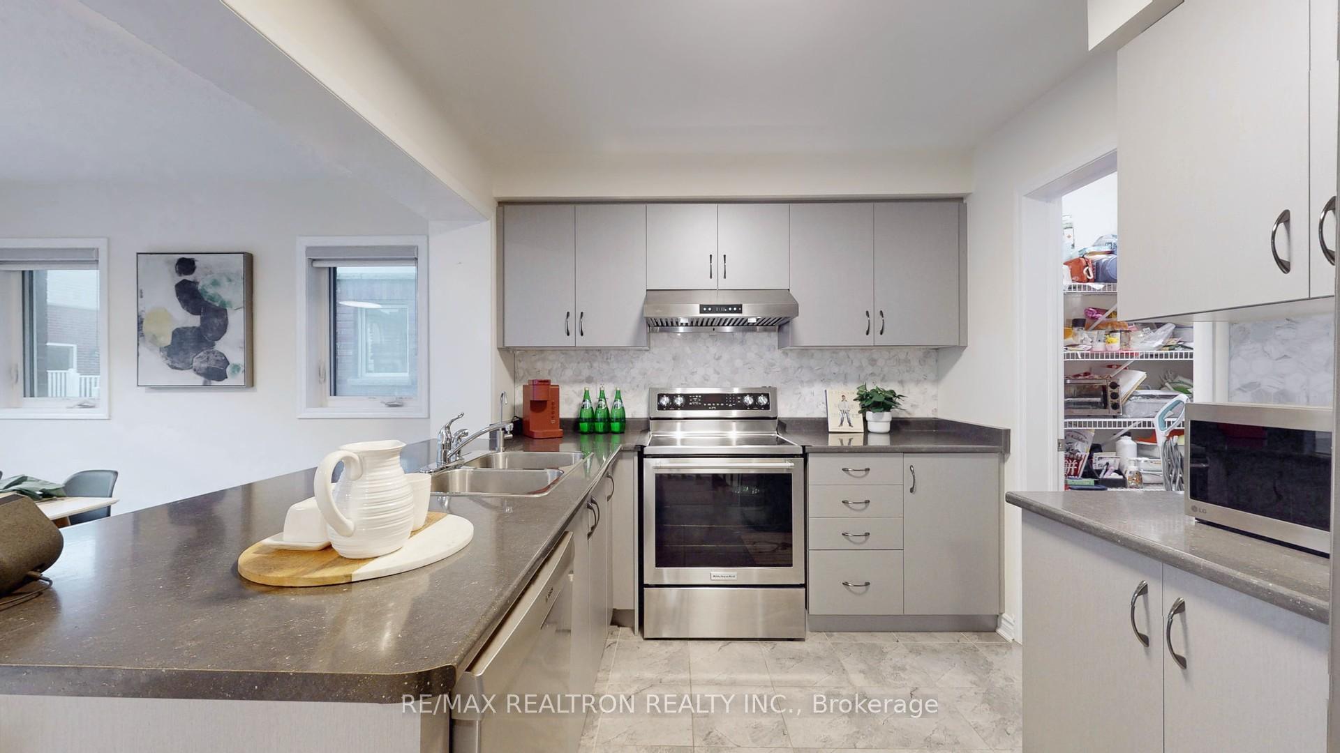 Photo 15 of 2408 Fall Harvest Crescent, Pickering, Rural Pickering — HOMEH