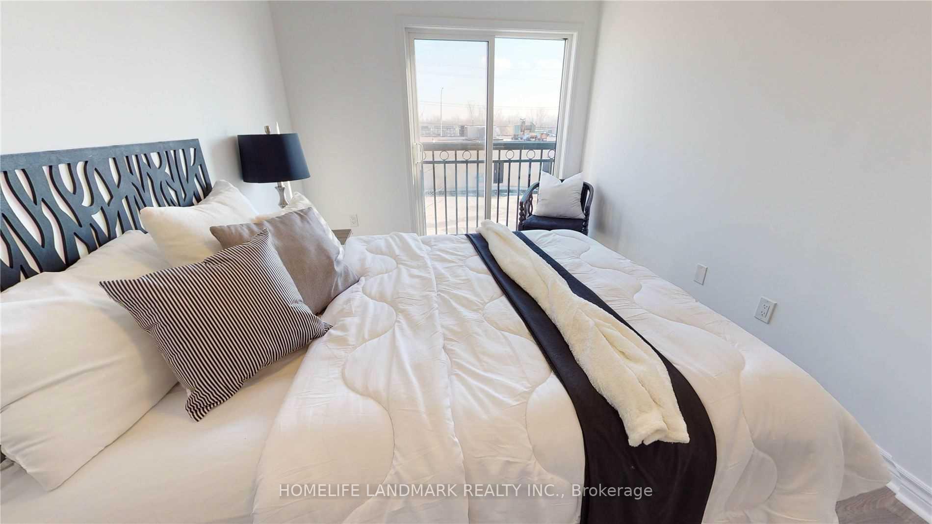 Photo 16 of Unit 5, 1020 Dunsley Way, Whitby, Pringle Creek — HOMEH