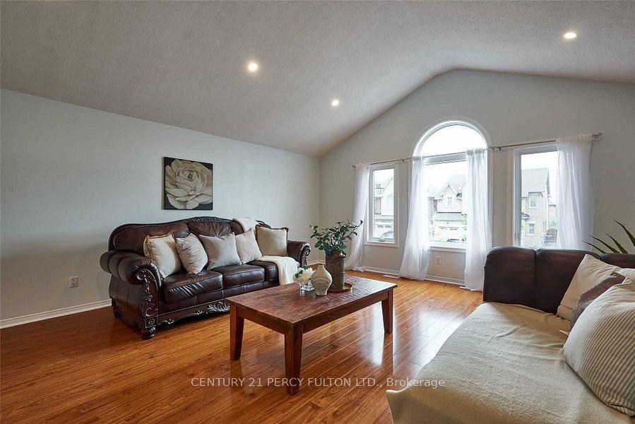Photo 6 of 1754 Silver Maple Drive, Pickering, Amberlea — HOMEH