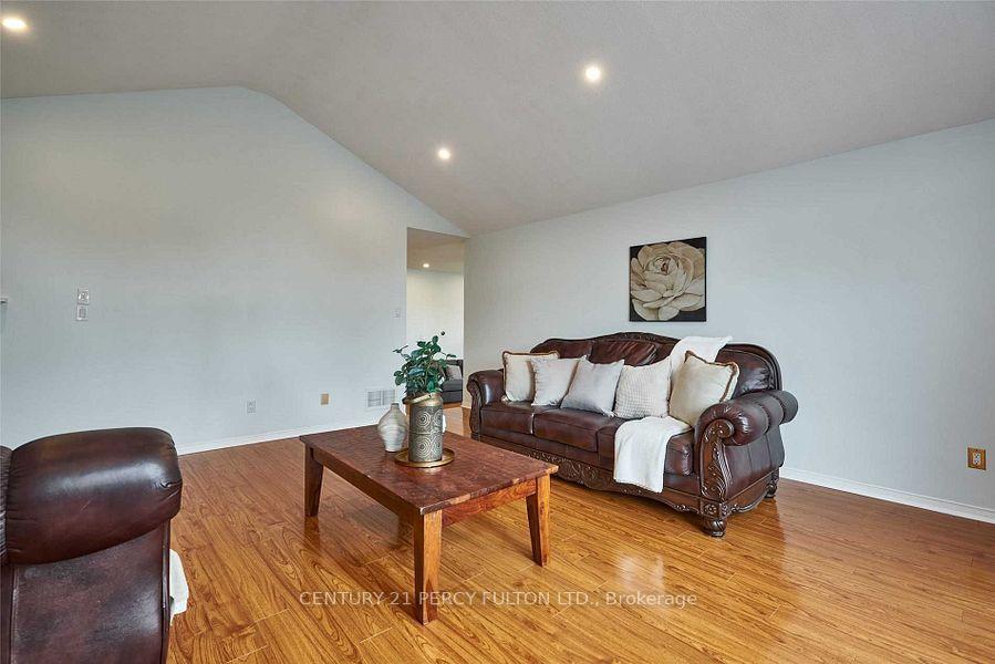 Photo 7 of 1754 Silver Maple Drive, Pickering, Amberlea — HOMEH