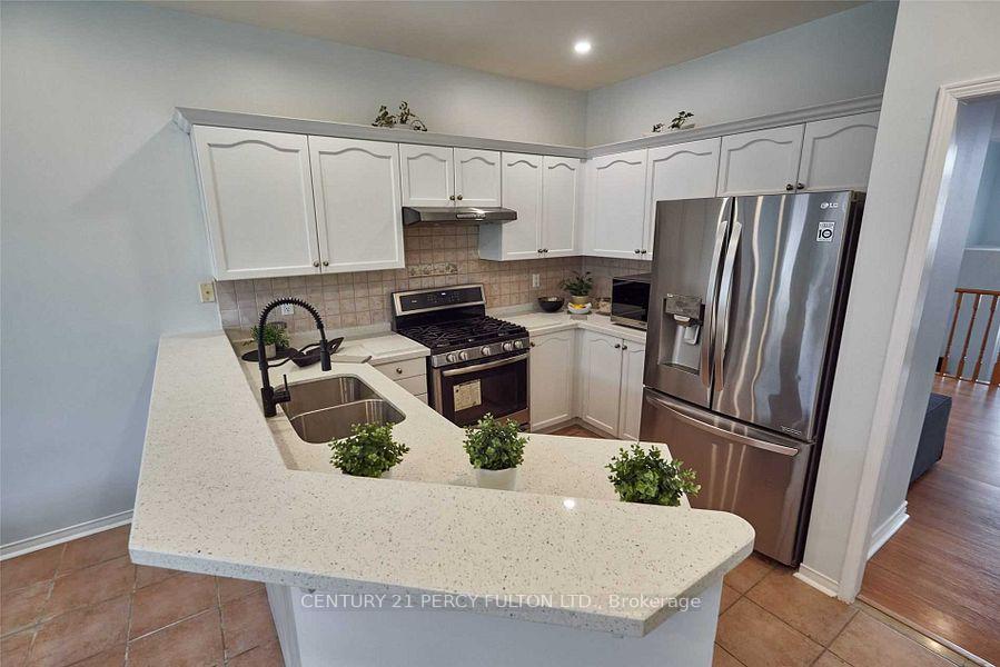 Photo 9 of 1754 Silver Maple Drive, Pickering, Amberlea — HOMEH