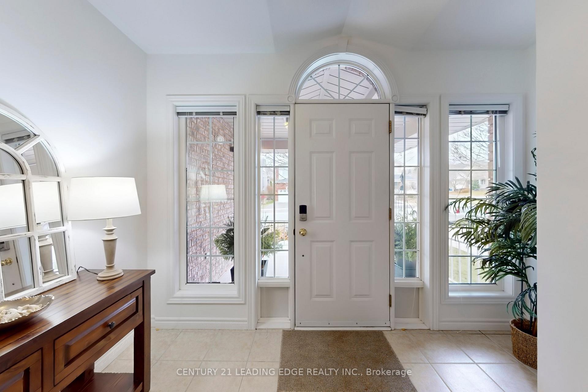 Photo 3 of 468 Settlers Ridge, Peterborough, Northcrest Ward 5 — HOMEH