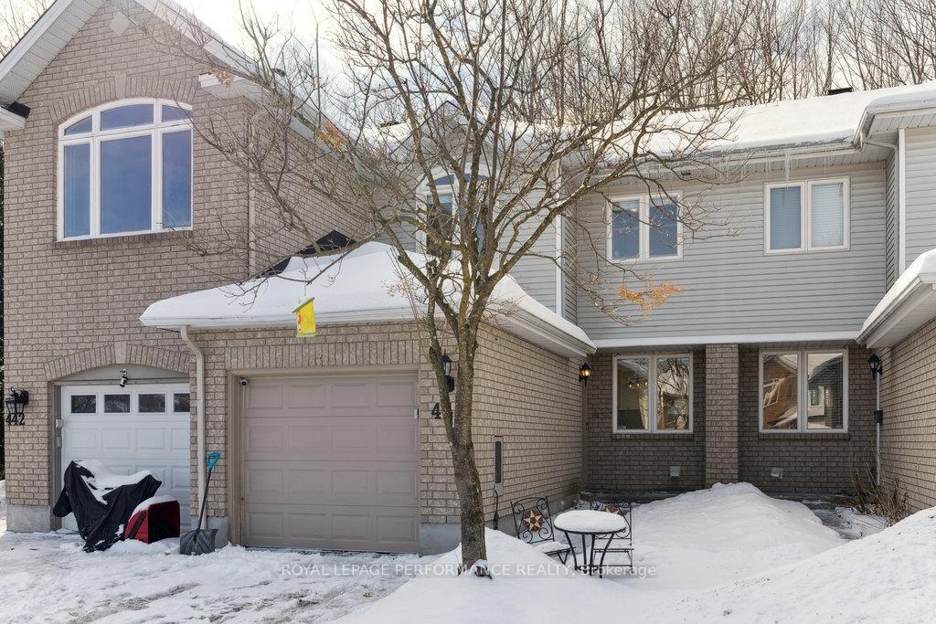 Photo 2 of 440 Lawler Crescent, Ottawa, Chatelaine Village — HOMEH