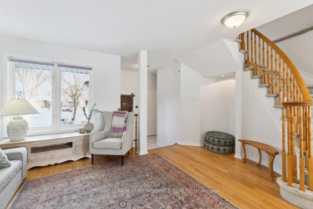 Photo 8 of 440 Lawler Crescent, Ottawa, Chatelaine Village — HOMEH