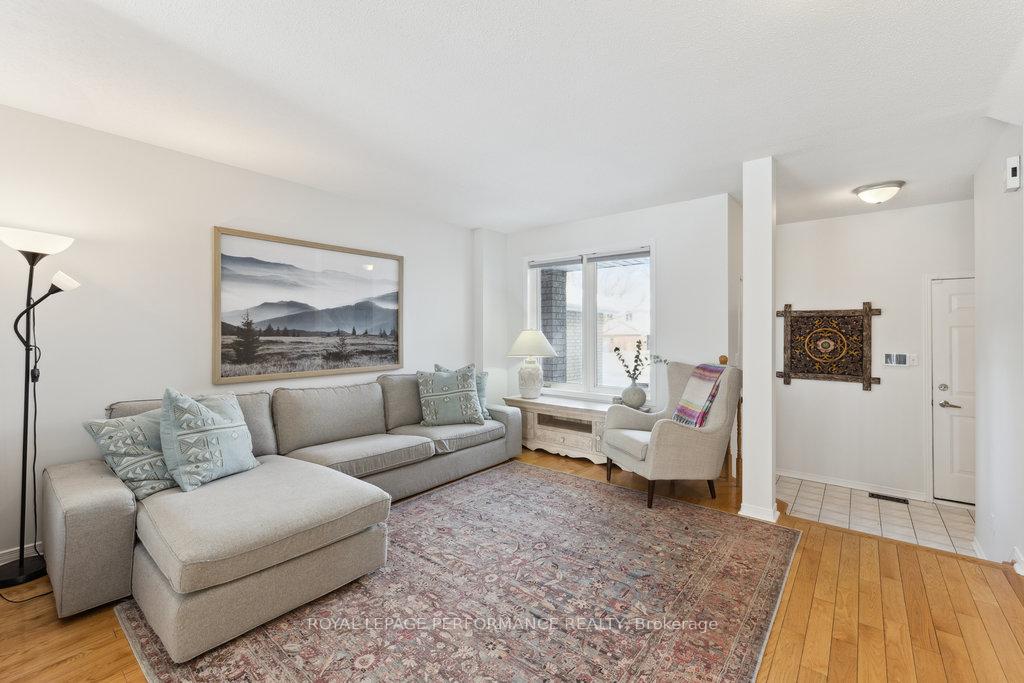 Photo 9 of 440 Lawler Crescent, Ottawa, Chatelaine Village — HOMEH