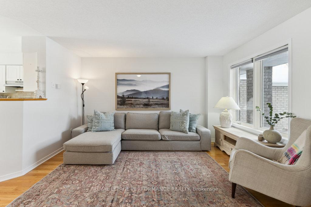 Photo 10 of 440 Lawler Crescent, Ottawa, Chatelaine Village — HOMEH