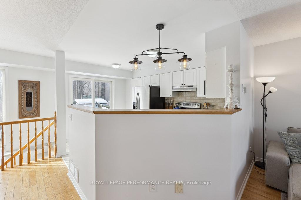 Photo 13 of 440 Lawler Crescent, Ottawa, Chatelaine Village — HOMEH