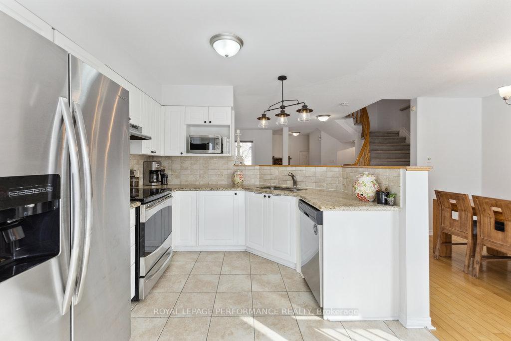 Photo 14 of 440 Lawler Crescent, Ottawa, Chatelaine Village — HOMEH