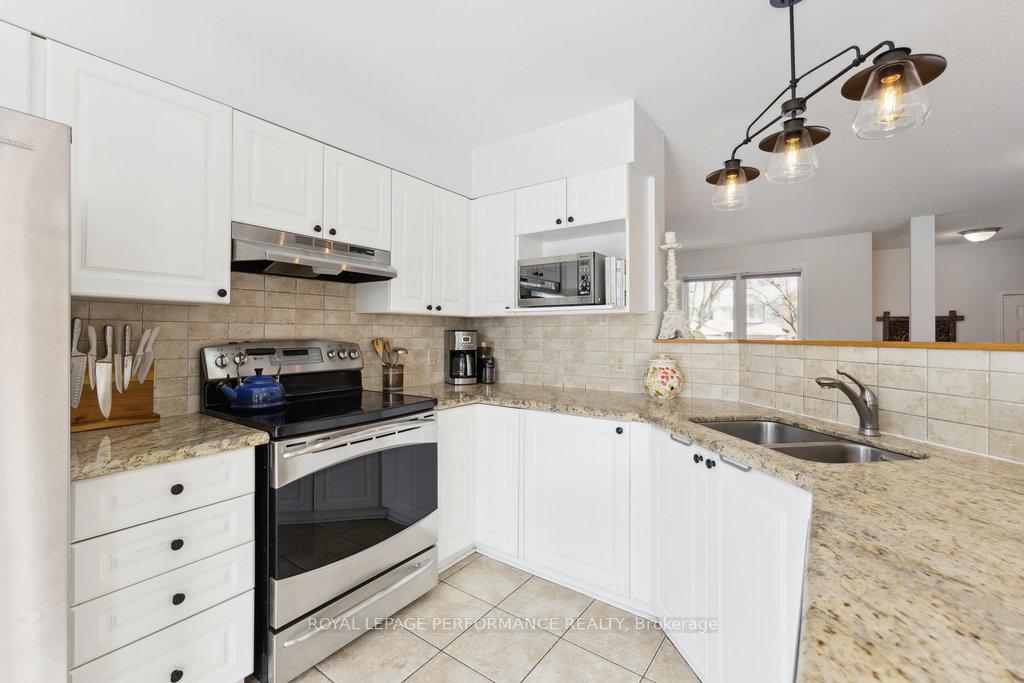 Photo 15 of 440 Lawler Crescent, Ottawa, Chatelaine Village — HOMEH