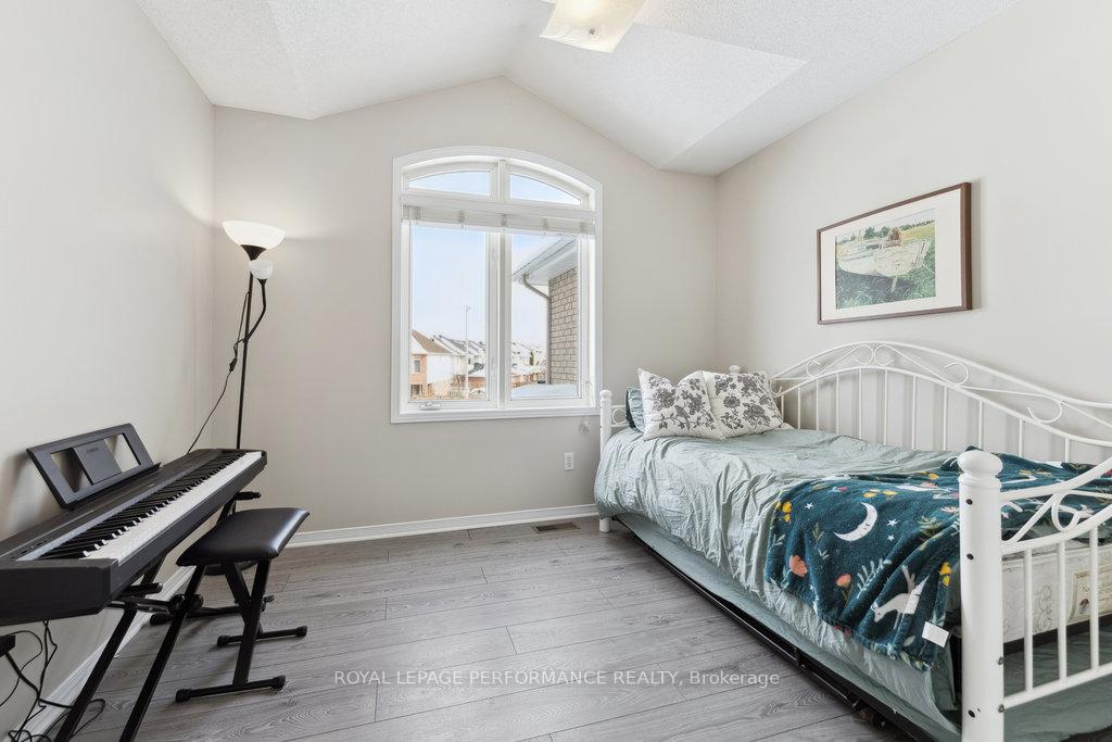 Photo 32 of 440 Lawler Crescent, Ottawa, Chatelaine Village — HOMEH