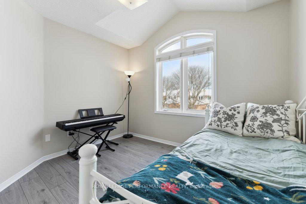 Photo 33 of 440 Lawler Crescent, Ottawa, Chatelaine Village — HOMEH