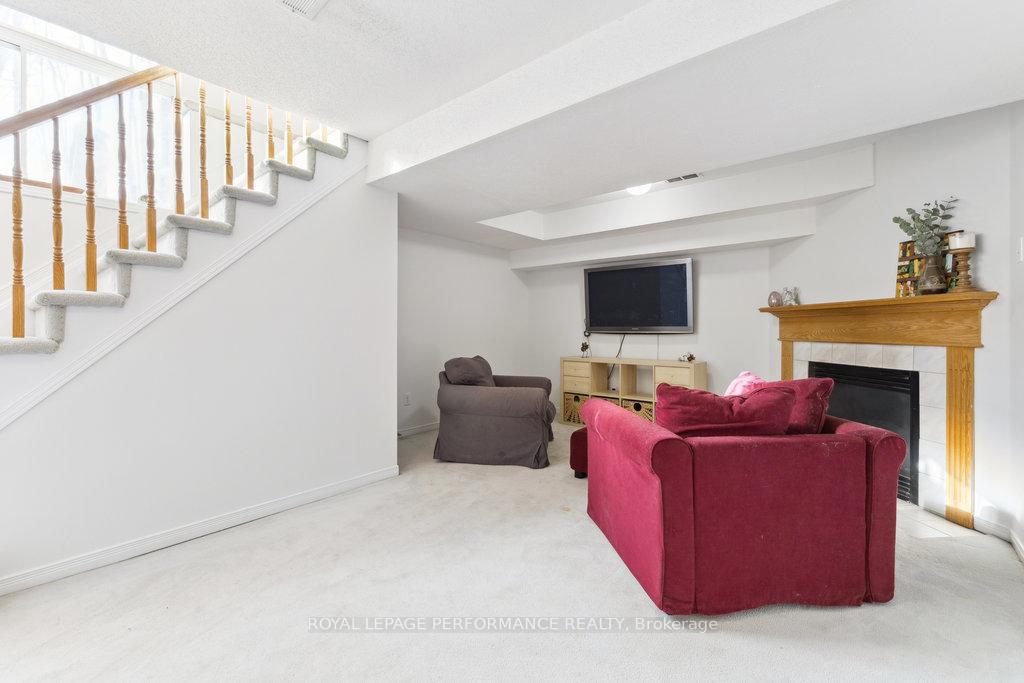 Photo 38 of 440 Lawler Crescent, Ottawa, Chatelaine Village — HOMEH